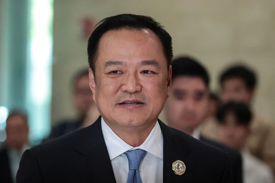 Người Thái Lan tranh cãi về chữ viết 'không đọc nổi' của ông Anutin