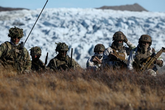 NATO tăng cường điều quân tới Greenland