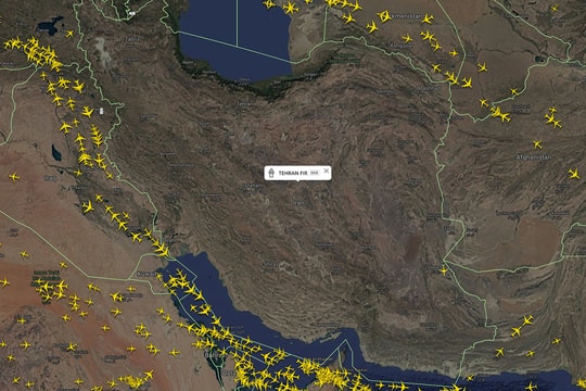 Không phận Iran vắng bóng máy bay