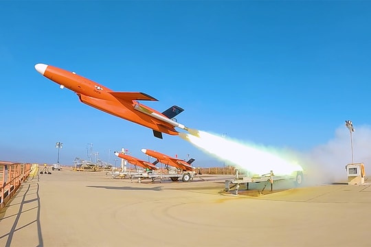 Mỹ thử nghiệm UAV trợ chiến vận hành bằng AI