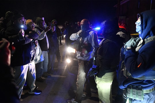 Ông Trump dọa dùng luật chống nổi loạn để đối phó biểu tình ở Minnesota