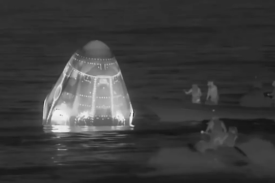 Phi hành đoàn trở về trong lần sơ tán y tế đầu tiên từ ISS