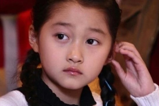 'Em gái quốc dân' của Hoa ngữ, nổi tiếng từ năm 4 tuổi giờ ra sao