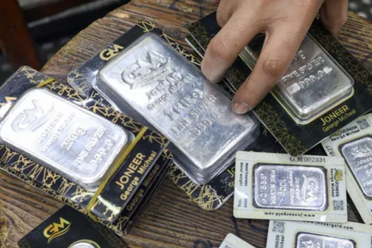 Thị trường bạc: Khi thâm hụt nguồn cung cộng hưởng với cú sốc chính sách