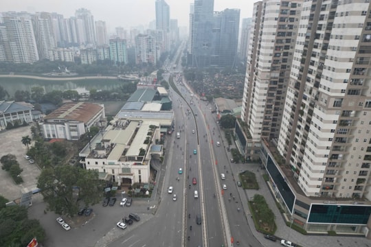 Đường phố Hà Nội thông thoáng như ngày Tết khi cấm xe tải vào nội đô