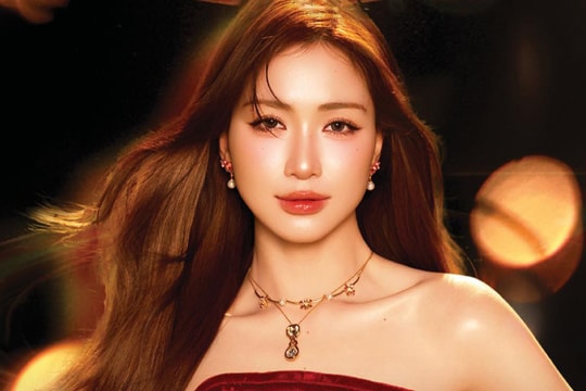 Hòa Minzy áp lực khi làm concert đầu tay