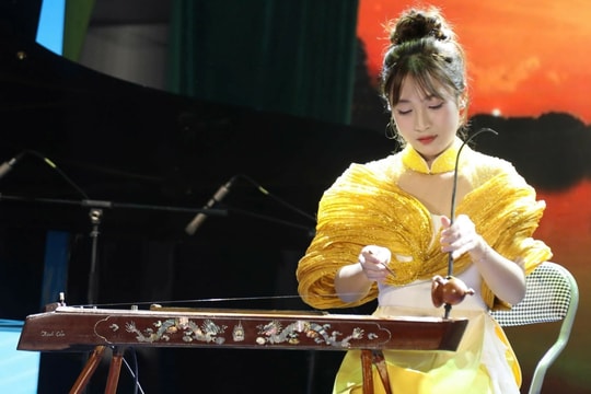 27 học sinh giải vàng cuộc thi nhạc cụ lớn nhất Hà Nội