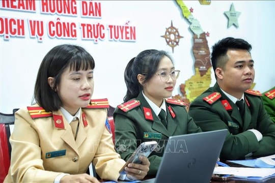 Hơn 10.000 lượt người tham gia buổi livestream hướng dẫn thủ tục hành chính