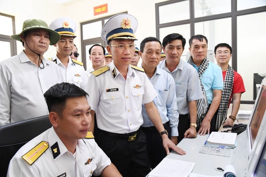 Cán bộ, chiến sĩ Vùng 5 Hải quân thi đua chào mừng Đại hội XIV của Đảng