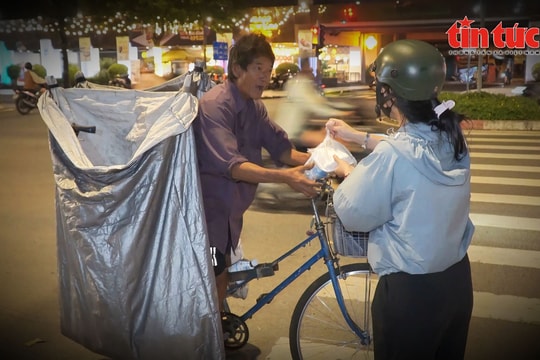 Ấm áp từ sự sẻ chia của giới trẻ với những mảnh đời khó khăn