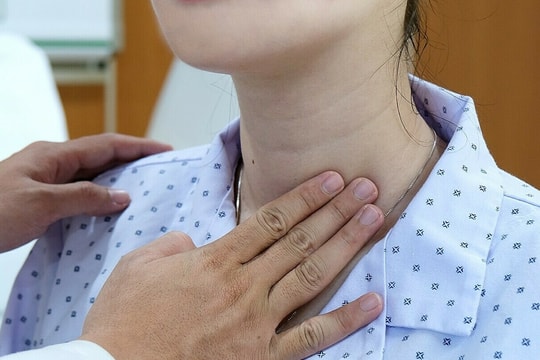 6 dấu hiệu ung thư họng thường gặp