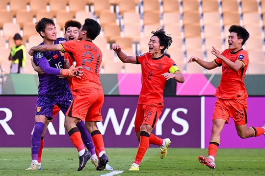 Hạ Uzbekistan, Trung Quốc gặp Việt Nam ở bán kết U23 châu Á