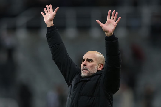 Guardiola thận trọng trước Man Utd khó lường với Carrick