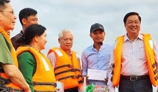 CLIP: Hoạt động ấm áp dành cho tiểu thương chợ nổi Cái Răng