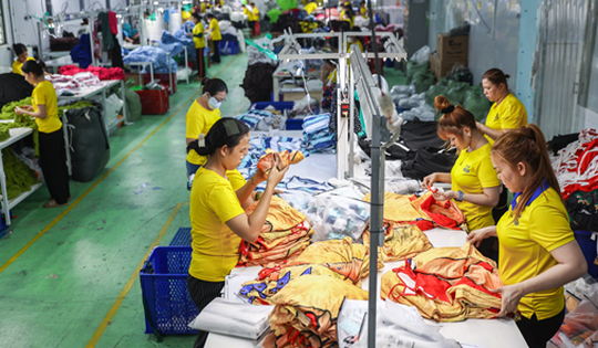 Dệt may vượt khó, giữ đà xuất khẩu