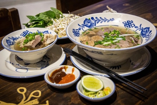 Tô phở có giá 260.000 đồng ở Bảo tàng Phở TPHCM khác gì với quán vỉa hè?
