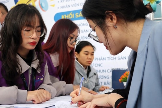 Hơn 33.000 vị trí việc làm chờ người lao động tại Nghệ An