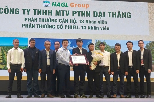 Bầu Đức thưởng cổ phiếu, tặng căn hộ cho lao động lâu năm