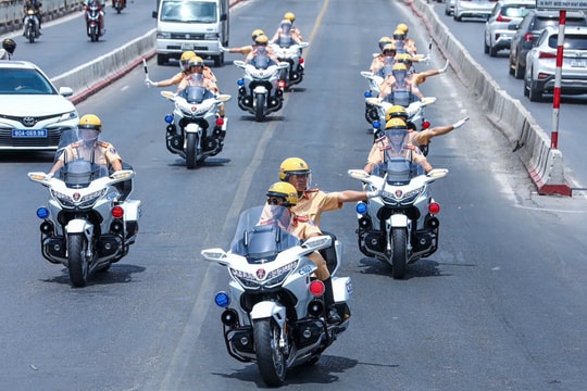 Phân luồng giao thông phục vụ chương trình nghệ thuật mừng Đại hội Đảng