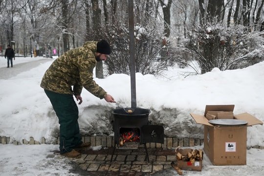 Cách người Ukraine chống chọi giá rét giữa khủng hoảng năng lượng
