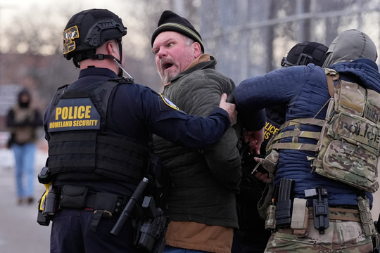 Lầu Năm Góc có thể điều 1.500 quân đến Minnesota