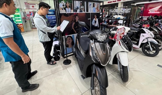 Càng gần Tết, giá xe máy càng tăng mạnh