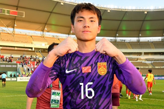 Thủ môn bắt như Neuer 'gánh' U23 Trung Quốc đấu U23 Việt Nam