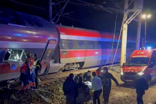 Hai tàu cao tốc đâm vào nhau ở Tây Ban Nha, ít nhất 21 người thiệt mạng