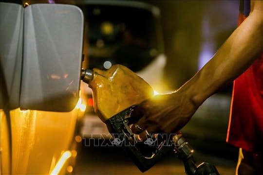 Giá dầu giảm khi bất ổn tại Iran lắng xuống