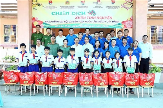 Tuổi trẻ xung kích tình nguyện vì cuộc sống cộng đồng