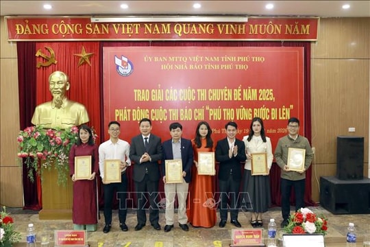 Trao 58 giải báo chí chuyên đề và phát động cuộc thi 'Phú Thọ vững bước đi lên'