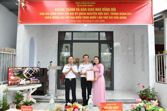 Vùng 5 Hải quân bàn giao nhà đồng đội cho quân nhân có hoàn cảnh khó khăn