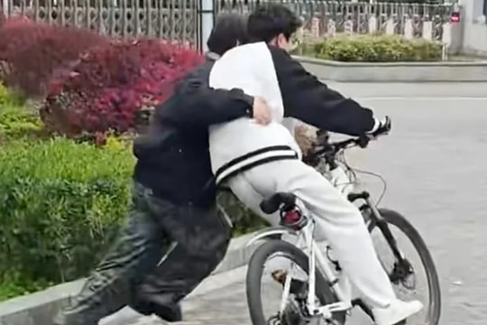 Kiếm hơn 1 tỷ đồng nhờ nghề dạy đi xe đạp