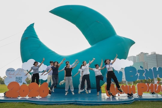 Mô hình check in 'chú chim xanh' tại ba thành phố lớn