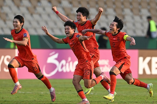 Bóng đá nam Trung Quốc lần đầu vào top 4 châu Á sau 21 năm