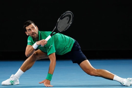 Djokovic thắng trận thứ 100 ở Australia Mở rộng