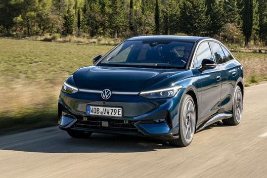 Đức mở lại trợ cấp xe điện để thúc đẩy doanh số