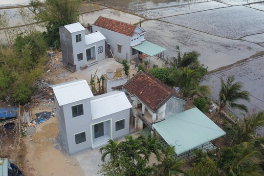 Những căn nhà mới ở rốn lũ Đăk Lăk