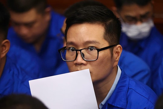 Cựu cán bộ Văn phòng Chính phủ khai nhận tiền của doanh nghiệp hàng tháng