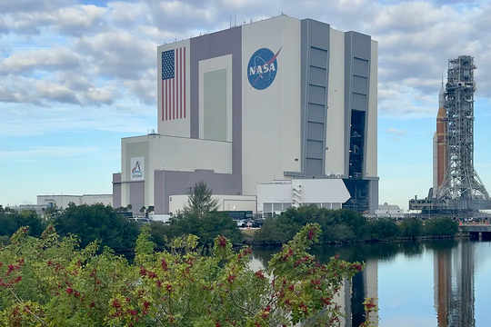 Tên lửa mạnh nhất của NASA sẵn sàng đưa người lên Mặt Trăng