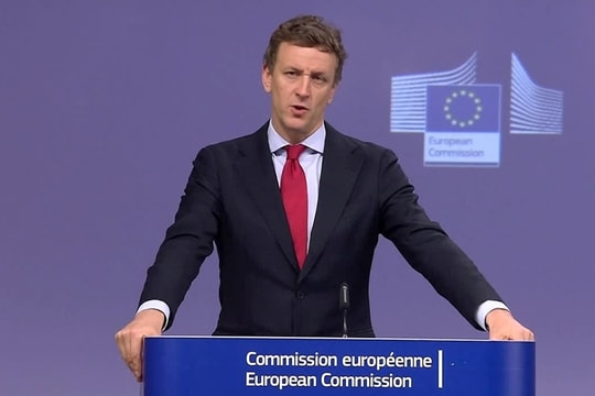 EU ưu tiên đối thoại, nhưng sẵn sàng đáp trả đòn thuế của ông Trump