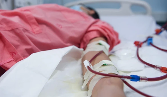 Nam thanh niên 26 tuổi phát hiện suy thận bởi dấu hiệu "vừa lạ vừa quen" ở mắt