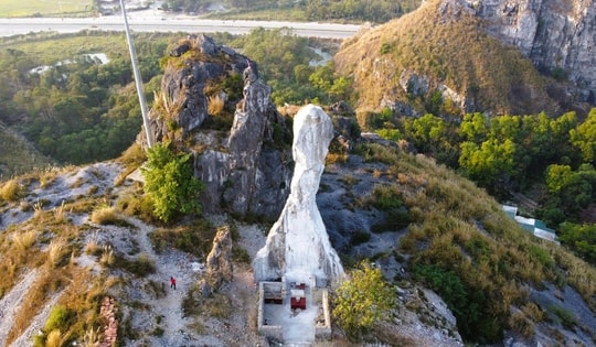 Chủ đầu tư nói về số tiền 17 tỉ đồng gia cố Hòn Vọng Phu