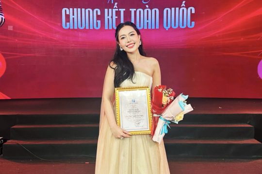 Điều ít biết về nữ ca sĩ vừa giành giải Nhất Tiếng hát thính phòng toàn quốc