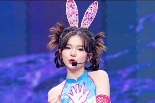 Chủ nhân hit triệu view 'Oẳn tù tì' được vinh danh tại Vietnam Iconic Awards