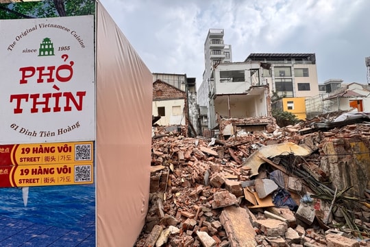 Phá dỡ quán Phở Thìn Bờ Hồ