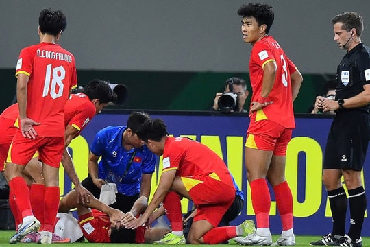 Trụ cột U23 Việt Nam nhập viện khi đấu Trung Quốc