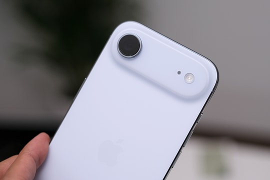 Giá iPhone Air về dưới 26 triệu đồng