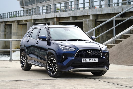 Toyota vẫn là hãng xe xăng, dầu bán chạy nhất Việt Nam