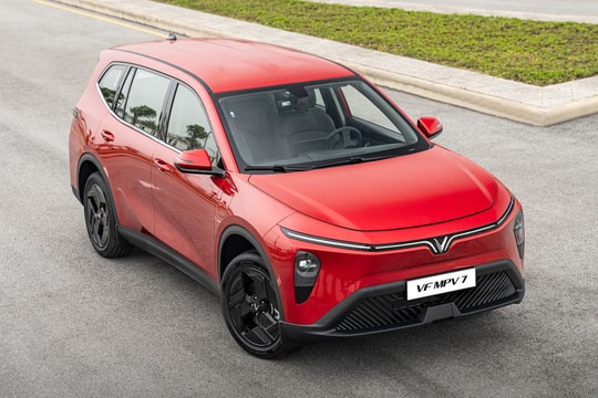 VinFast Limo Green phiên bản 'biển trắng' có giá 819 triệu đồng